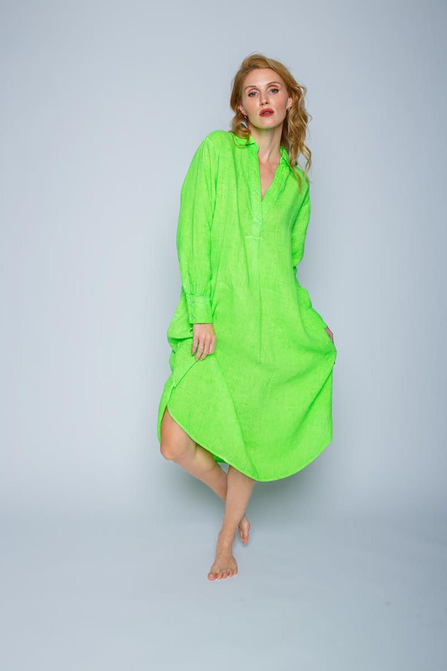 Emily van den Bergh Kleider & Jumpsuits | Lassiges Hemdblusenkleid Aus Leinen Neon Green Gruen